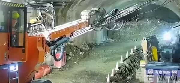 中国攻克世界级难题?1.2万亿引爆西藏经济,领先世界半个世纪