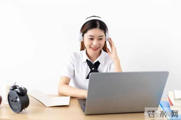 AI实战派“双非”高校：南邮、杭电领跑，这里毕业是“抢手货”！