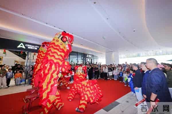 创想三维旗舰店开业:行业卷到线下了