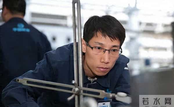 中国小伙立下大功，成功破解西方发动机绝密技术，国家奖励800万