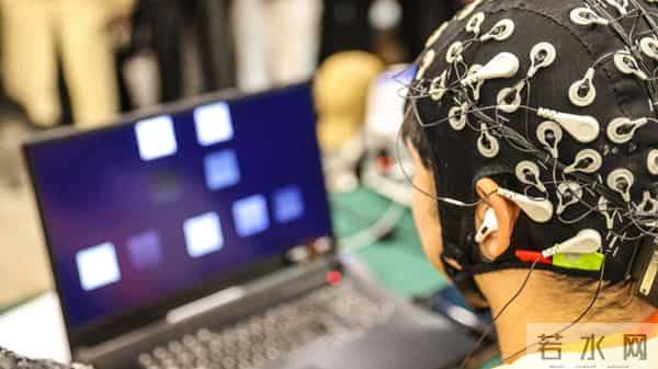 国内首次大规模多赛道脑机接口竞技赛在沪举行，参赛队员平均年龄仅25岁