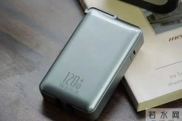 对不起，我把你未来的充电宝提前发明了……