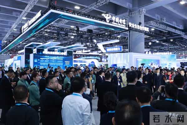 信创筑基，电信数智携信创能力亮相2025数智科技生态大会