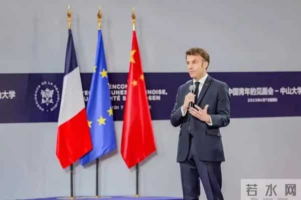 中法北京谈完，马克龙启程下一站，临走通告全球，日本怕啥来啥