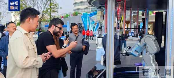 总台举办机器人互动展演,线上线下共掀智造浪潮