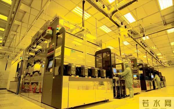 美国经济专家:芯片就如同盖房子,没有第一层,你不可能直接盖