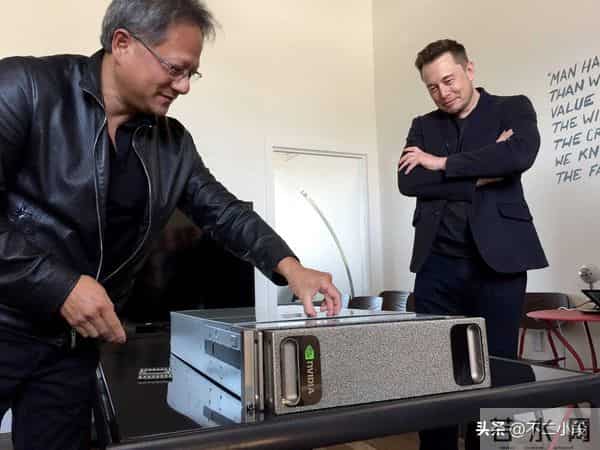 黄仁勋：算力越强，人类越安全 - 每天醒来都觉得公司会倒闭