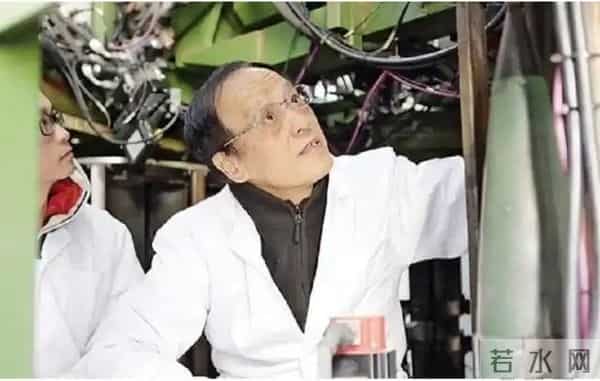 美俄都没攻克的世界难题，被中国一老头突破，奖励1050万他全捐了