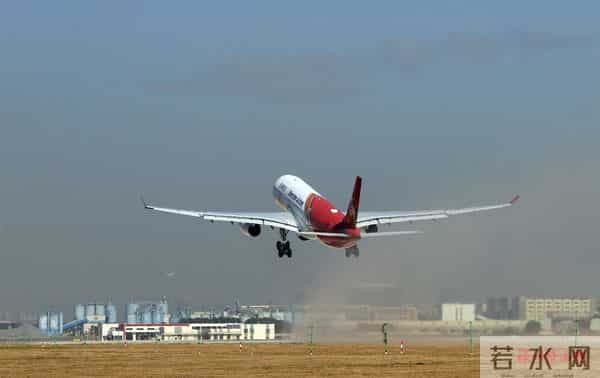 从“流量通道”到“价值高地”:广深港三大枢纽接力扩容,为大湾区世界级城市群装上“顶配”引擎