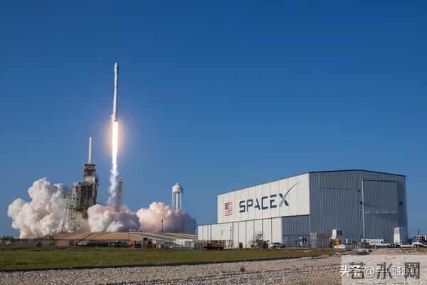 SpaceX 8000亿估值悬疑:是泡沫还是航天业的真革命?