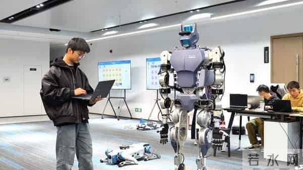 关键词读懂“十五五”｜“人工智能+” 为千行百业安装“智慧大脑”