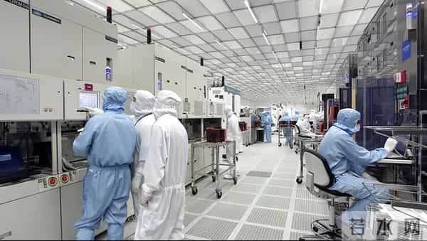 中法北京谈完，马克龙启程下一站，临走通告全球，日本怕啥来啥