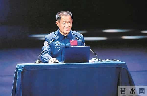 聂海胜退休生活曝光，他的几个新身份，比飞天时还惊艳！