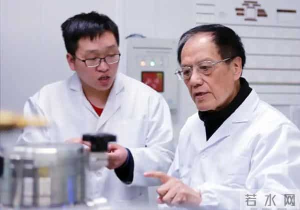 美俄都没攻克的世界难题，被中国一老头突破，奖励1050万他全捐了