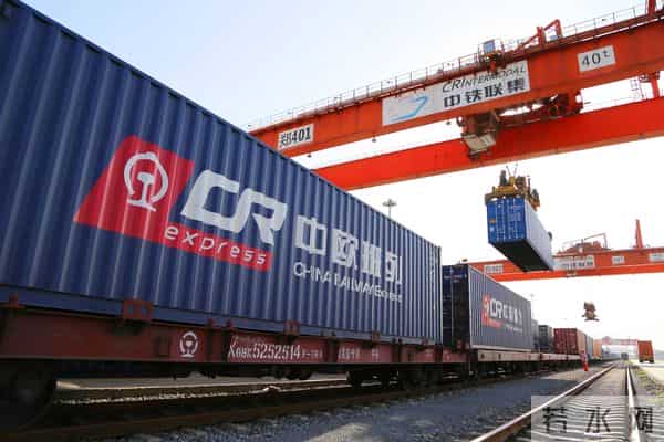 中法北京谈完，马克龙启程下一站，临走通告全球，日本怕啥来啥