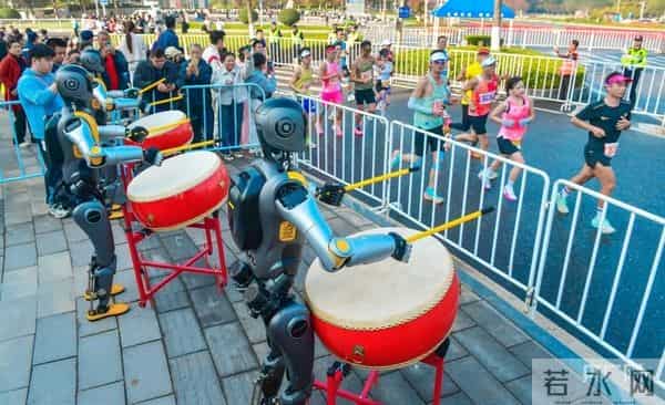 关键词读懂“十五五”｜“人工智能+” 为千行百业安装“智慧大脑”