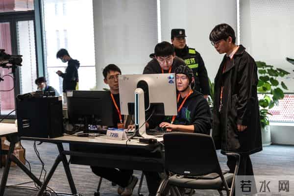 国内首次大规模多赛道脑机接口竞技赛在沪举行，参赛队员平均年龄仅25岁