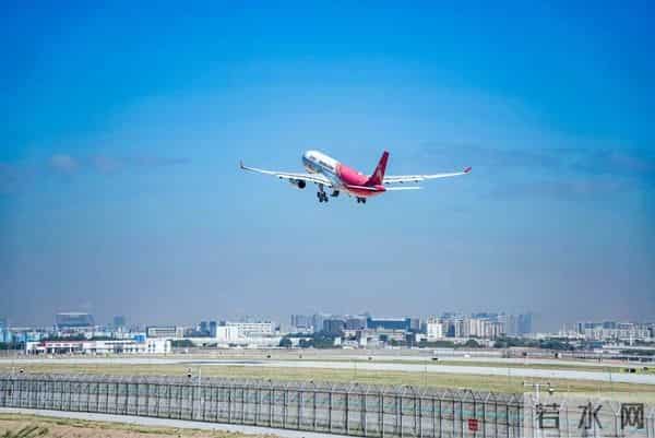 深圳新增一条飞机跑道，大湾区新增“一双翅膀”