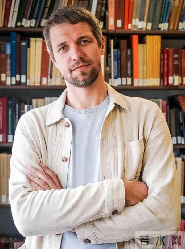 语言最后的堡垒动摇:AI大模型展现专家级语言学分析能力