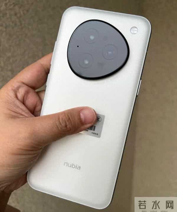 豆包手机踢到钢板，微信等软件限制使用，OPPO高管：值得学习