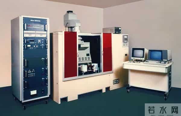 美国经济专家:芯片就如同盖房子,没有第一层,你不可能直接盖