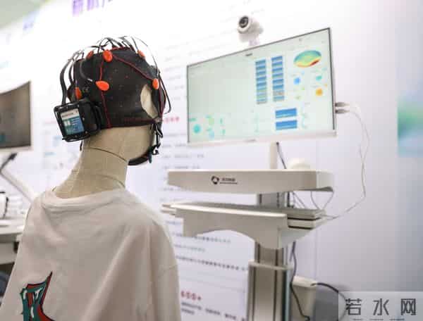 国内首次大规模多赛道脑机接口竞技赛在沪举行，参赛队员平均年龄仅25岁