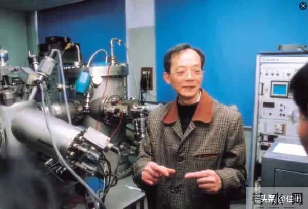 他亲手擦掉院士头衔，只留下“王老师”