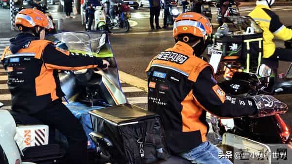 外卖小哥新国标：每周强制休1天，良心发现还是收入骤降？