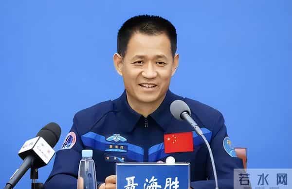 聂海胜退休生活曝光，他的几个新身份，比飞天时还惊艳！