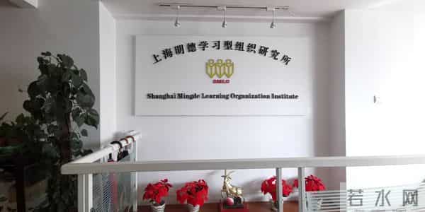 中国招收机器人攻读戏剧博士