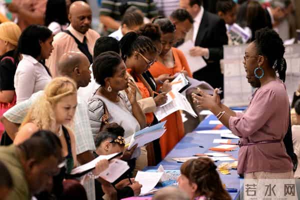 硅谷大佬改变思路!AI不抢咱饭碗,人人皆成“AI经理”就能稳赢?