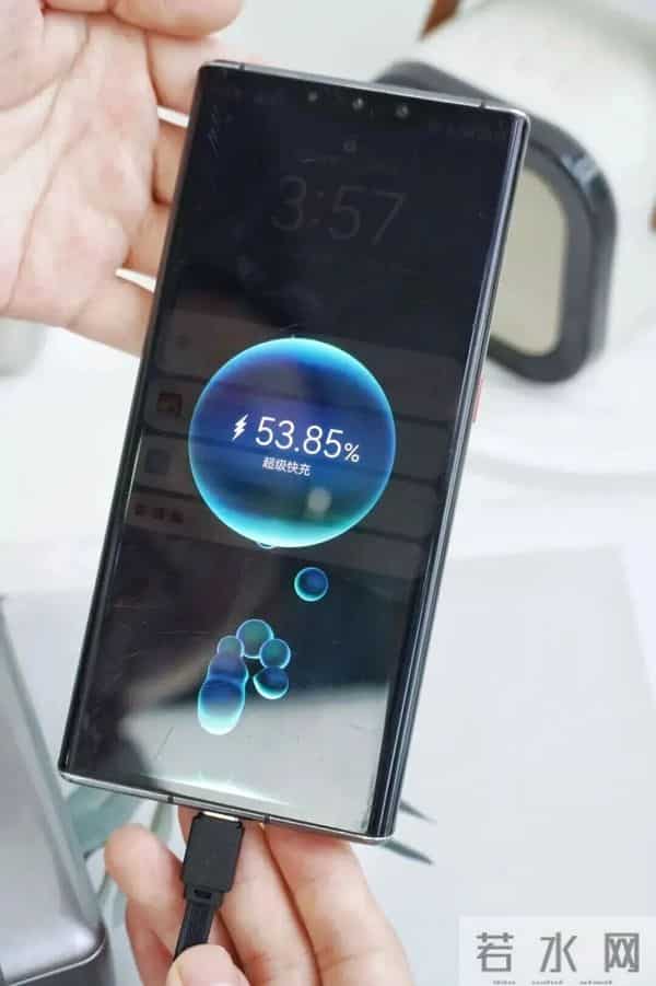 对不起，我把你未来的充电宝提前发明了……