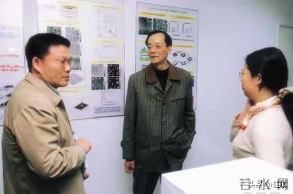 他亲手擦掉院士头衔，只留下“王老师”