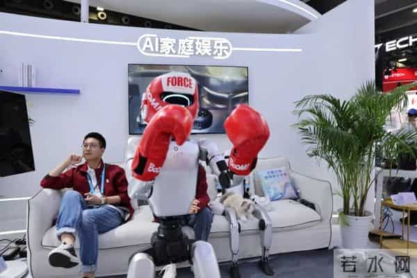 中国电信AI潜入千万终端：AI反诈守护老人，卫星手机降至2000元