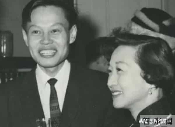 杨振宁离世后翁帆现状：搬离别墅带走34箱东西, 生活简朴专注研究