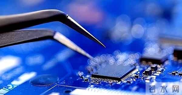 中国一个个算账！美光被查后轮到英特尔？12月1日，外媒：我们把事情闹大了，中国这招连消带打，既保安全又扶国产，美国企业哭都找不着调