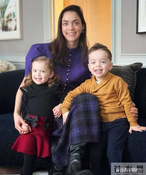 马斯克终于公开了！在最新访谈中亲口承认39岁的希文是“我的爱人”，这位Neuralink女高管不仅是四孩母亲，还拥有印度血统