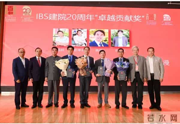 近年来，至少 1400 名美国华裔科学家转而到中国开展研究。如何看待新一轮的「归国潮」？