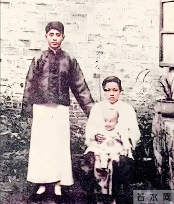 杨振宁书香门第，李政道来自商人家庭，两位夫人现身诺奖非常耀眼