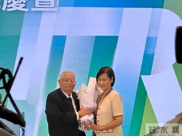 75岁芯片大佬潜逃美国！带核心技术机密，中国半导体经济警报拉响