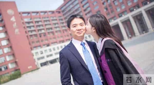 刘强东眼光果然独到，婚变传言半月后章泽天升任大厂总监