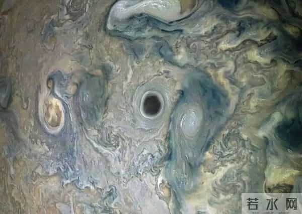 既然木星是一颗气态行星，为啥天体撞击木星，却不能直接穿过去？