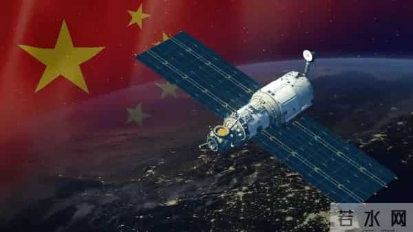 央视曝光！神舟20返回舱现状：玻璃内外都被贯穿，撞痕为三角形状