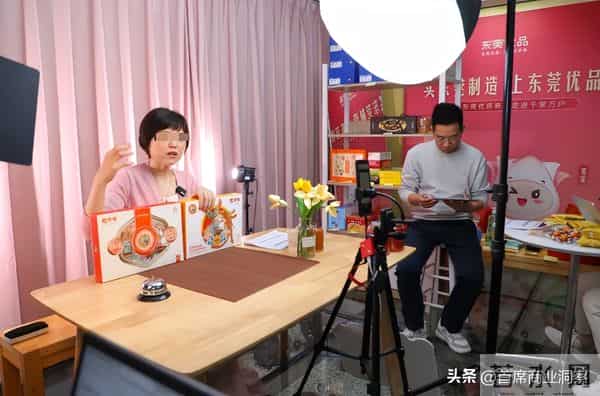 又一巨头暴雷!收割2400亿元,百万人资金打水漂,创始人主动投案