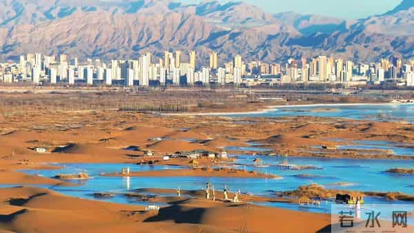 内蒙古出现奇观！干旱的沙漠，竟然被“大海”淹没了？