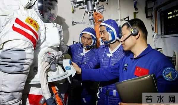 神舟20飞船准备带伤返回地球,无论成败都将是里程碑事件