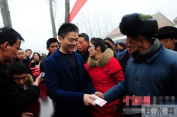 章泽天也没想到，父母仅用一个举动，就让儿子刘强东实现口碑暴涨