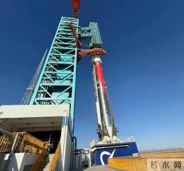 “朱雀”飞天送“昊龙”！我国首款复用火箭将送首架航天飞机上天