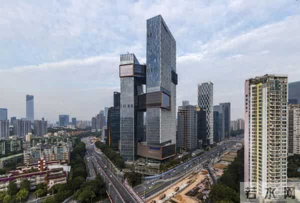 腾讯有着中国企业中最深广的护城河