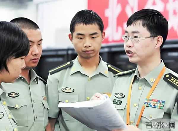 性能高出1000倍，中国北斗被电磁干扰，却被他成功破解助北斗建成